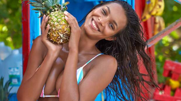 lais-ribeiro-2018-outtakes-pineapple.jpg